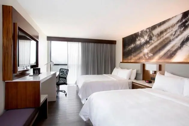 Oda, 2 Büyük (Queen) Boy Yatak, Balkon