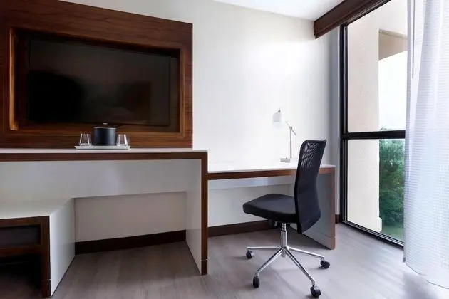 Oda, 2 Büyük (Queen) Boy Yatak, Balkon