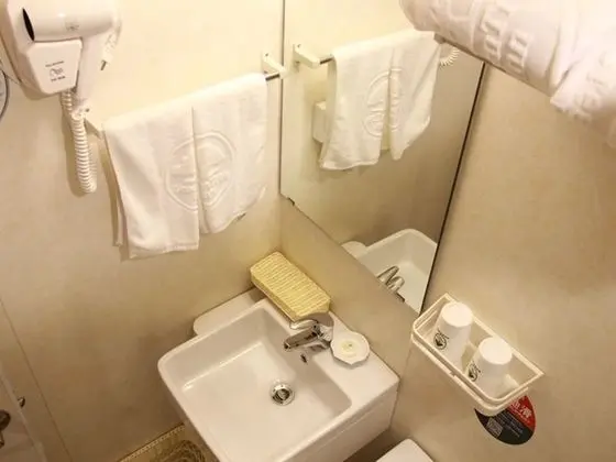 Büyük Yataklı Tek Kişilik Oda