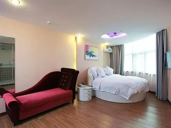 Standard Oda, 1 En Büyük (King) Boy Yatak, Manzaralı