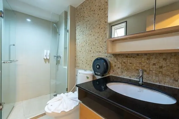 Green View Suite