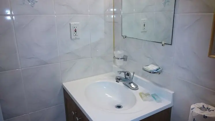 Oda, 2 Çift Kişilik Yatak, Sigara İçilmez, Buzdolabı ve Mikrodalga