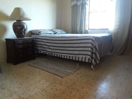 Tek Büyük Yataklı Oda, 1 Çift Kişilik Yatak, Ortak Banyo
