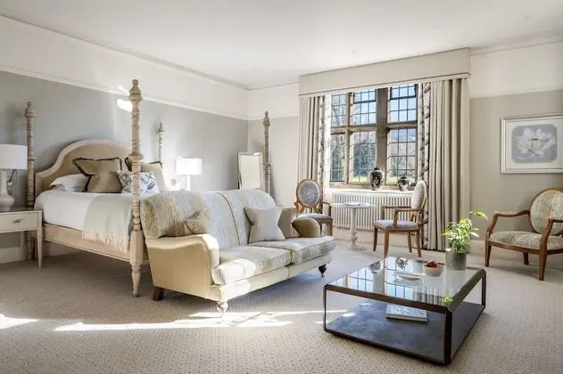 Manor Four Poster