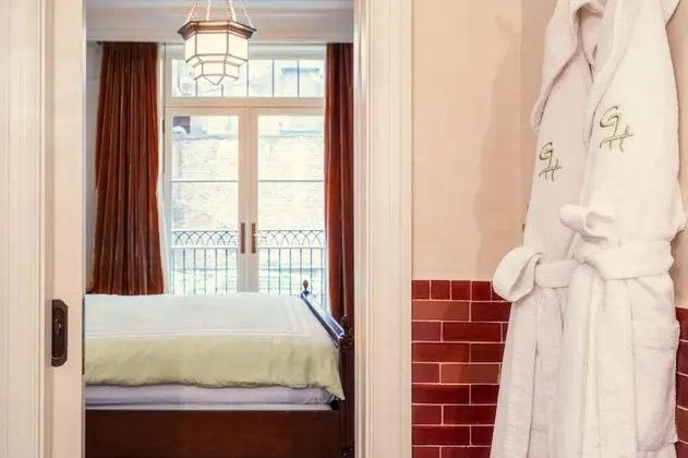 Courtyard Suite