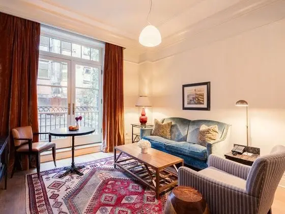 Courtyard Suite