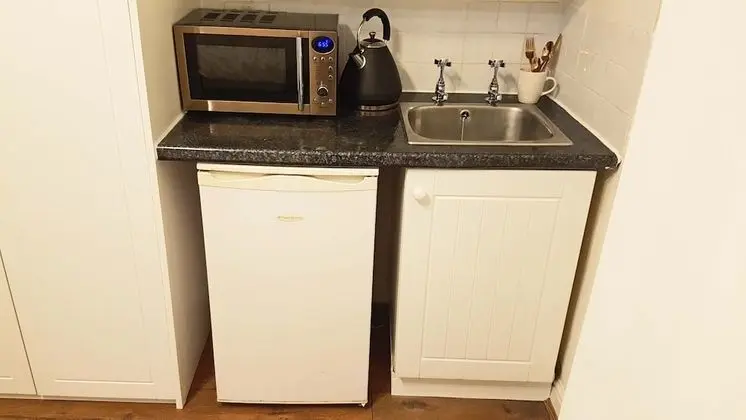 Traditional Tek Büyük Yataklı Oda