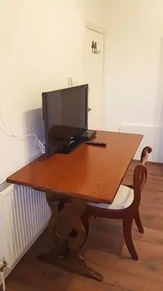 Traditional Tek Büyük Yataklı Oda