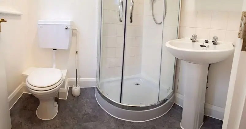 Traditional Tek Büyük Yataklı Oda