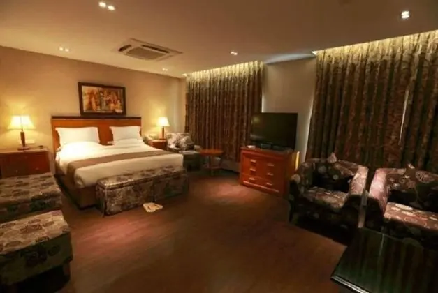Deluxe Büyük Yataklı Tek Kişilik Oda, 1 Tek Kişilik Yatak, Sigara İçilmez, Park Manzaralı