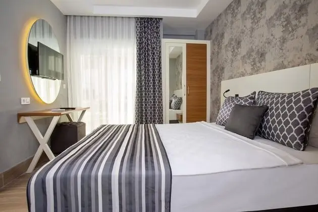 https://images.etstur.com/files/images/hotelImages/TR/209270/l/Sherwood-Suites-Resort-Oda-353318.jpg