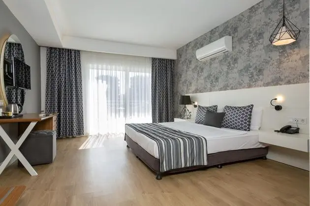 https://images.etstur.com/files/images/hotelImages/TR/209270/l/Sherwood-Suites-Resort-Oda-353326.jpg