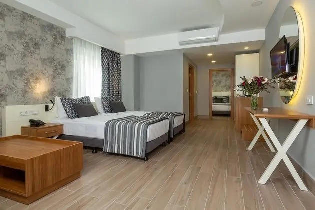 https://images.etstur.com/files/images/hotelImages/TR/209270/l/Sherwood-Suites-Resort-Oda-353328.jpg