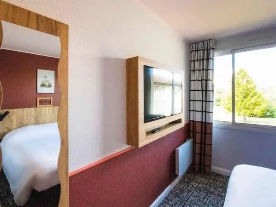 Pop Room with a double bed