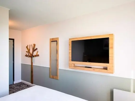 Pop Room with a double bed