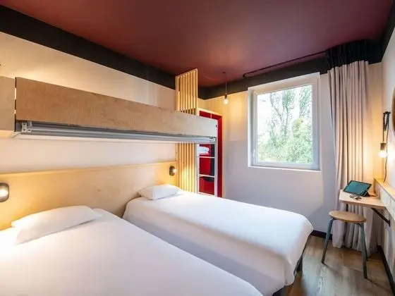 Oda, 3 Tek Kişilik Yatak