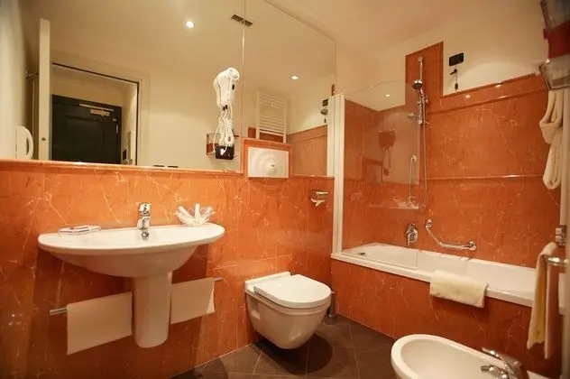 Standard Tek Büyük Yataklı Oda