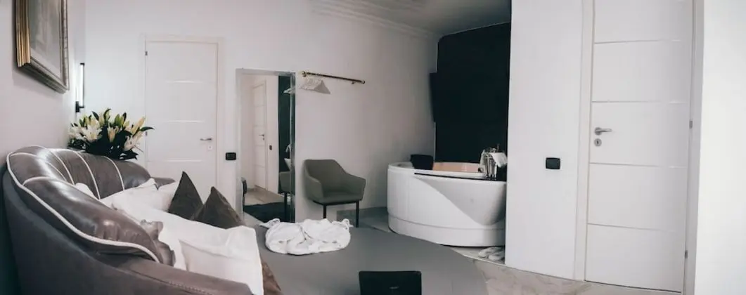 Honeymoon Süit, Jakuzi