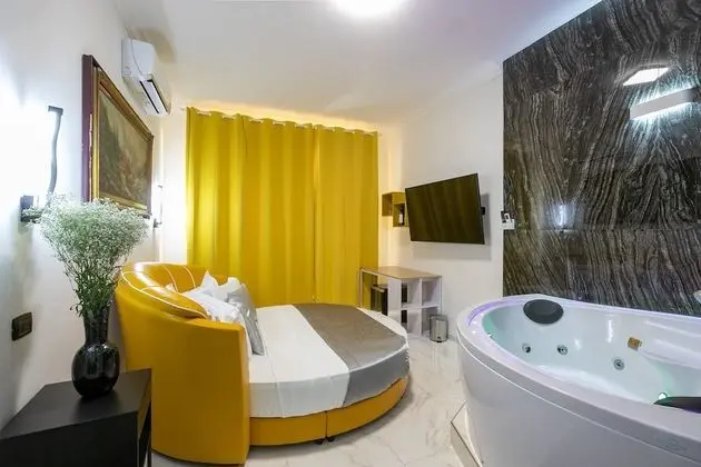 Honeymoon Süit, Jakuzi