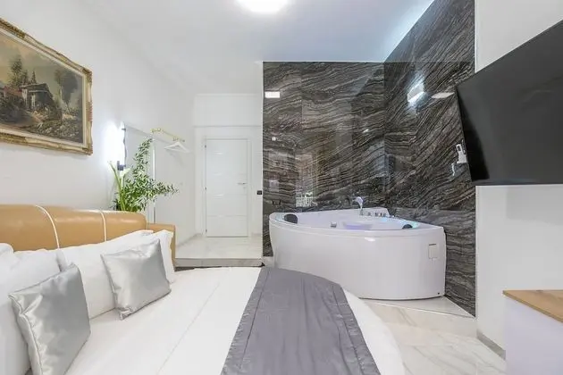 Honeymoon Süit, Jakuzi