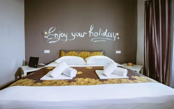 Design Tek Büyük Yataklı Oda, Bahçe Manzaralı
