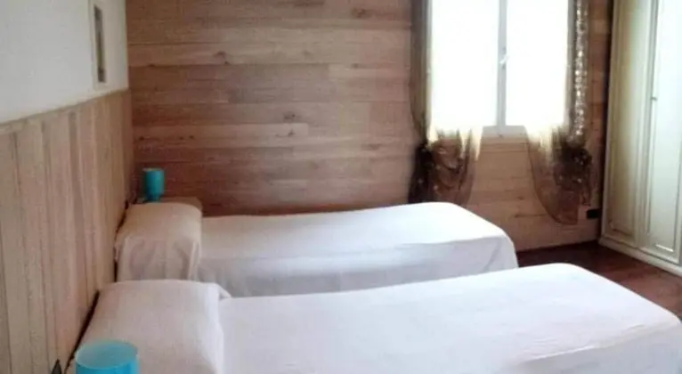 Tek Büyük veya İki Ayrı Yataklı Oda