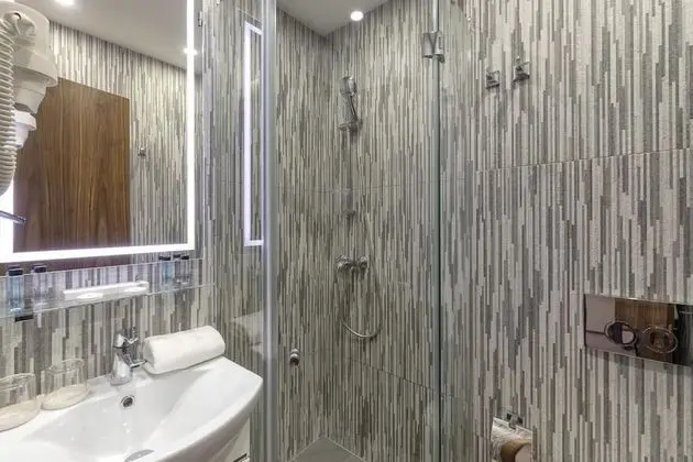 Superior Tek Büyük veya İki Ayrı Yataklı Oda (Basement floor)