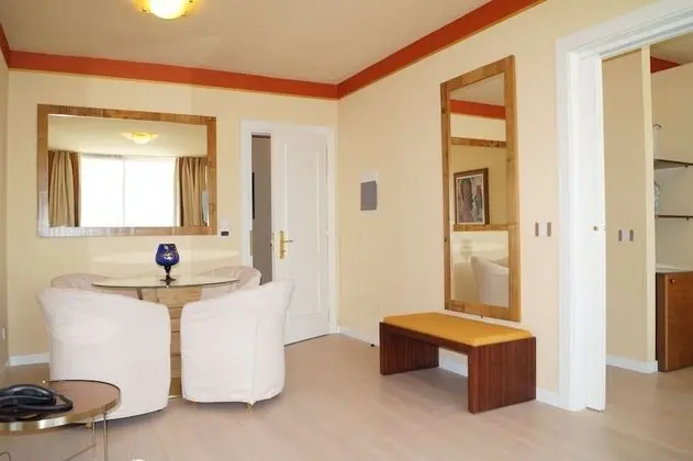Deluxe Family Suite