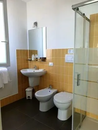 Üç Kişilik Oda