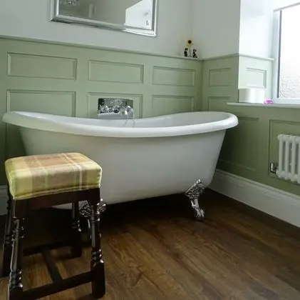 Superior Tek Büyük veya İki Ayrı Yataklı Oda, Küvet