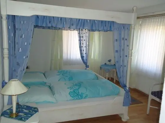 Tek Büyük Yataklı Oda, Sigara İçilmez, Bahçeli