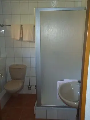 Tek Büyük Yataklı Oda, Sigara İçilmez, Bahçeli