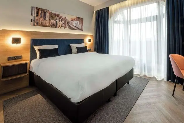 Premium Tek Büyük Yataklı Oda