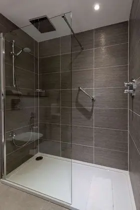 Premium Tek Büyük Yataklı Oda