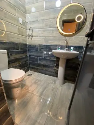 Deluxe Tek Büyük Yataklı Oda (with Bath)