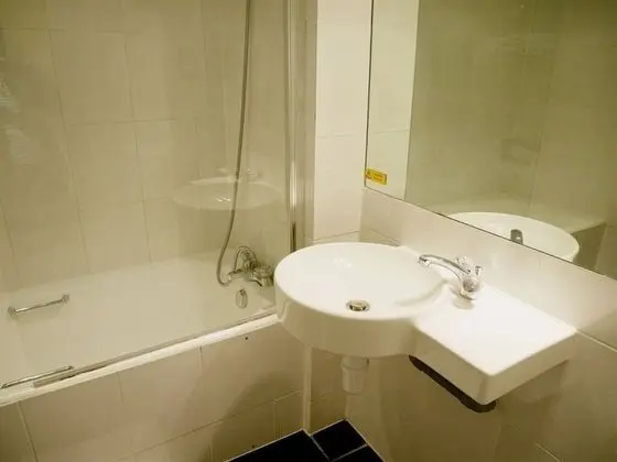 Standard Tek Büyük Yataklı Oda, Banyolu/Duşlu