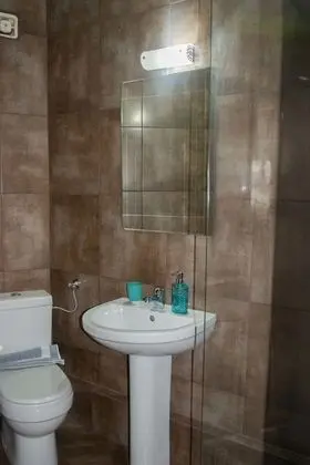 Üç Kişilik Oda