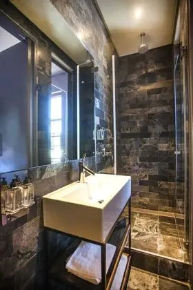 Business Tek Büyük Yataklı Oda (1)