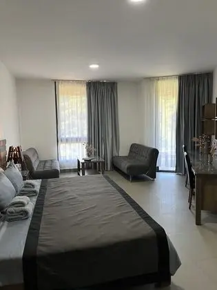 Premium Büyük Yataklı Tek Kişilik Oda