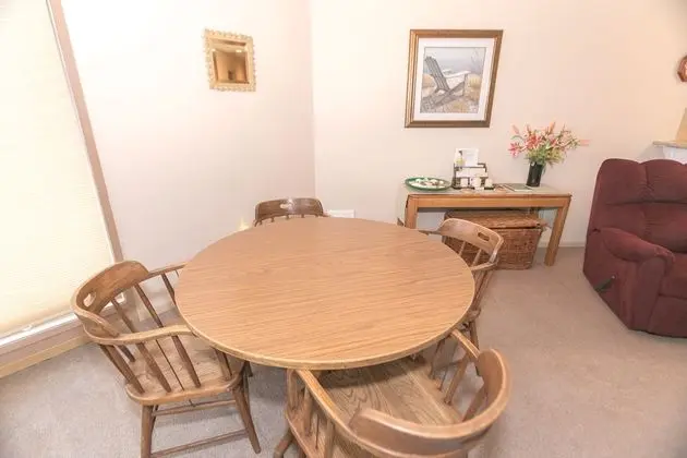 Signature Oda, 1 En Büyük (King) Boy Yatak ve Çekyat, Mutfak (1 Bedroom Unit- Room 305-Pet Friendly)