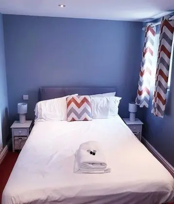 Tek Büyük Yataklı Oda, Banyolu/Duşlu