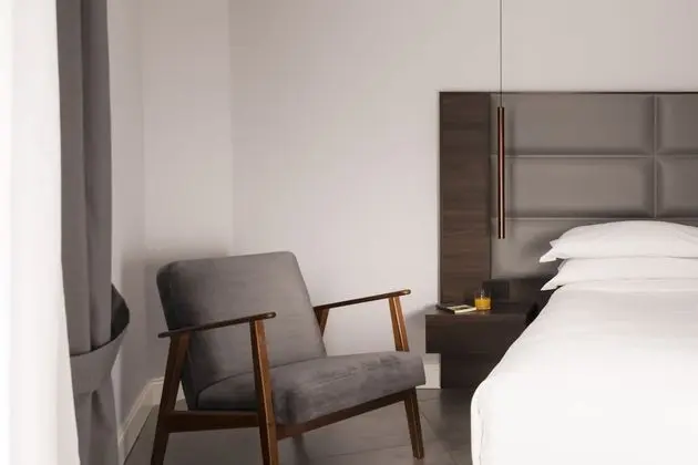 Superior Tek Büyük Yataklı Oda, Balkon, Şehir Manzaralı