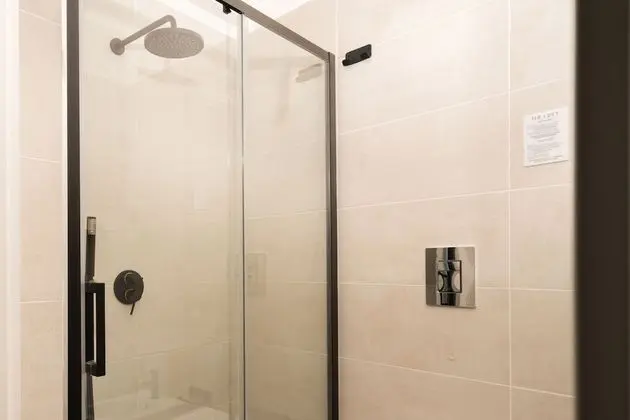 Tek Büyük Yataklı Oda, 1 Büyük (Queen) Boy Yatak, Balkon, Şehir Manzaralı