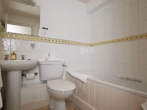 Tek Büyük Yataklı Oda, Banyolu/Duşlu