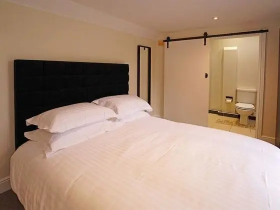 Tek Büyük Yataklı Oda, Banyolu/Duşlu, Bahçe Manzaralı (Room 5)