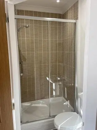Deluxe Tek Büyük Yataklı Oda, Banyolu/Duşlu