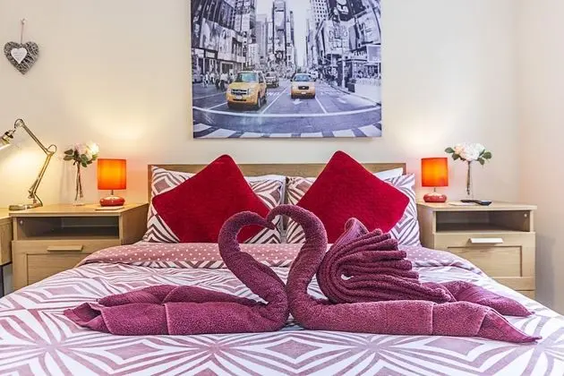 Comfort Tek Büyük Yataklı Oda, 1 Çift Kişilik Yatak, Ortak Banyo (Room 4)