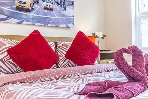 Comfort Tek Büyük Yataklı Oda, 1 Çift Kişilik Yatak, Ortak Banyo (Room 4)