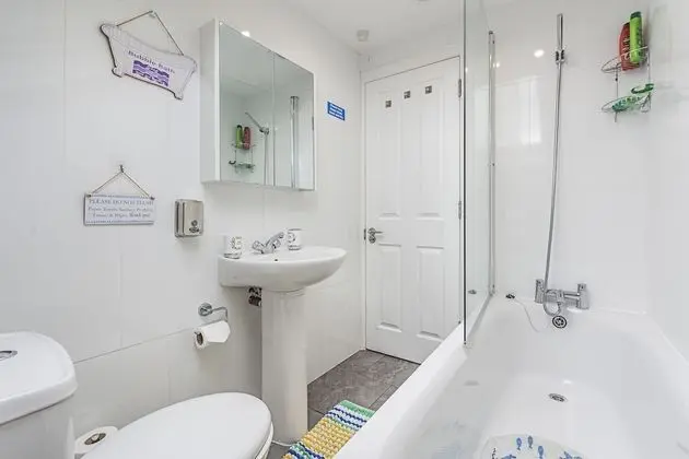Comfort Tek Büyük Yataklı Oda, 1 Çift Kişilik Yatak, Ortak Banyo (Room 4)