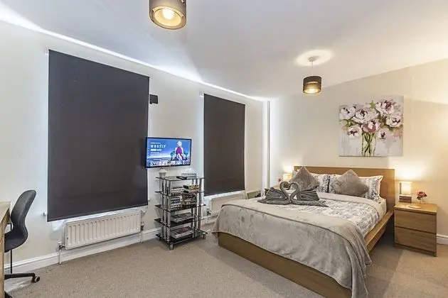 Deluxe Oda, 1 En Büyük (King) Boy Yatak, Ortak Banyo (Room 3)